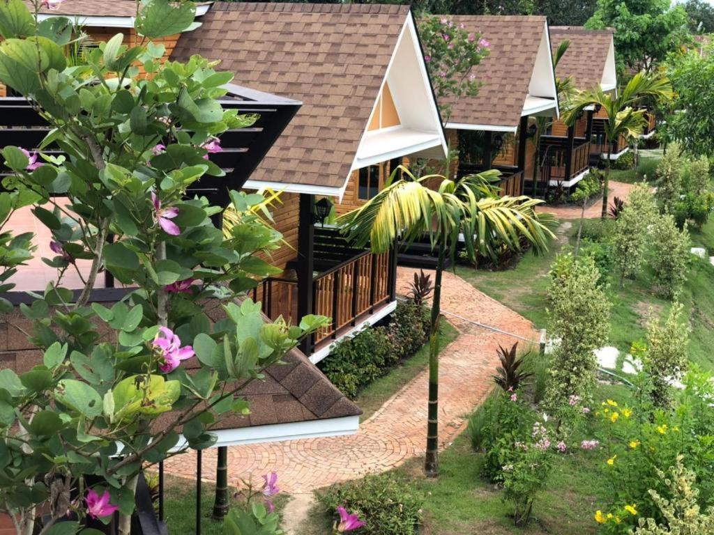 Chang Puak Resort Damnoen Saduak Exterior foto